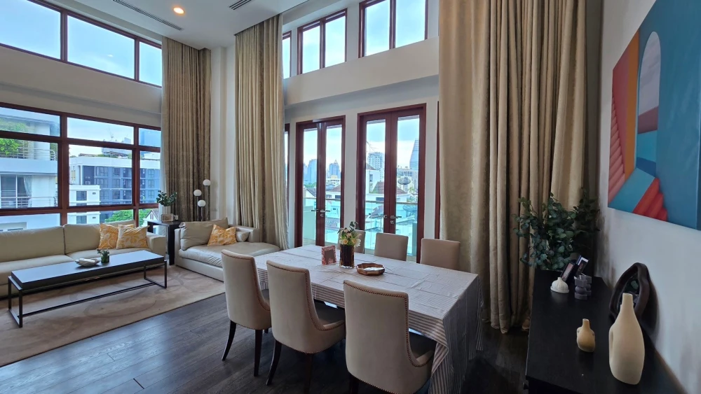 For rent!! Condo The Crest Ruamrudee, 7th floor, luxury condo, beautiful room, fully furnished, ready to move in. Don't miss it!!