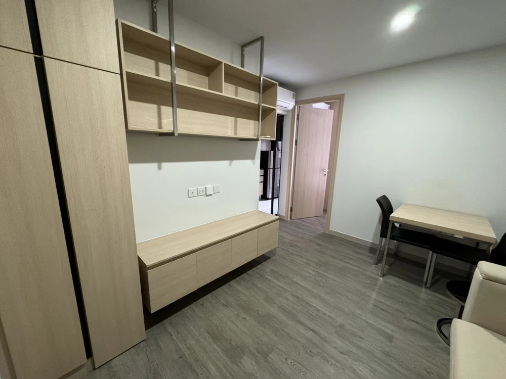 For rent!! Condo The Shed Sathorn 1, fully furnished, just bring your bags and move in. Hurry and book now!!