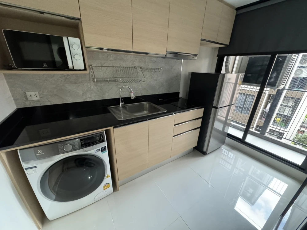 For rent!! Condo The Shed Sathorn 1, fully furnished, just bring your bags and move in. Hurry and book now!!