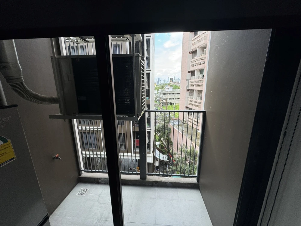 For rent!! Condo The Shed Sathorn 1, fully furnished, just bring your bags and move in. Hurry and book now!!