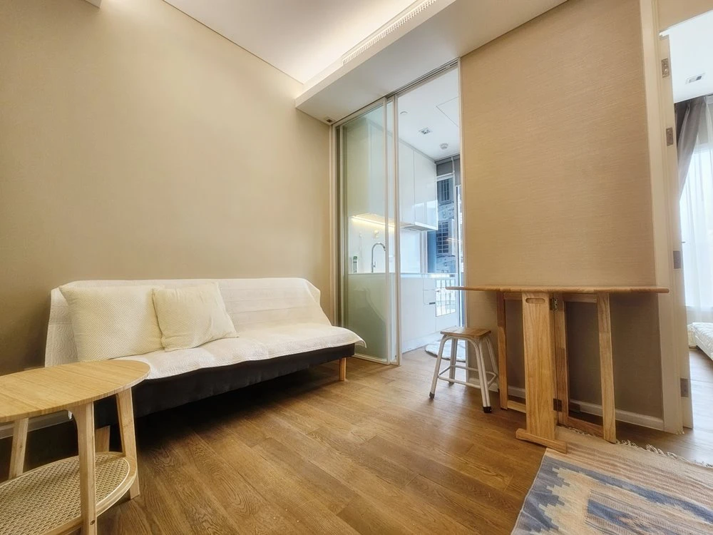 For rent!! Condo The Saint Residences, 7th floor, Building B, fully furnished, good price, ready to move in, book now!!