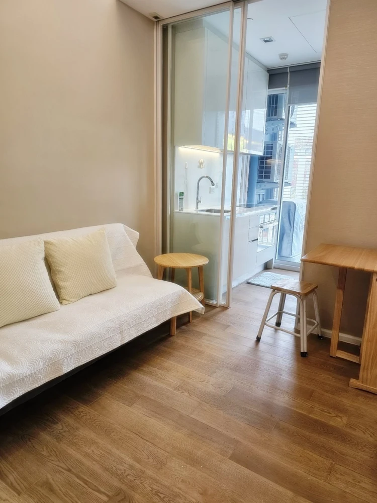 For rent!! Condo The Saint Residences, 7th floor, Building B, fully furnished, good price, ready to move in, book now!!