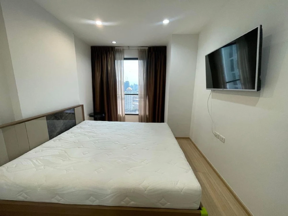 Condo for rent, The Base Rama 9 - Ramkhamhaeng, beautiful pool view, convenient transportation, good location, worth investing, don't miss it!!