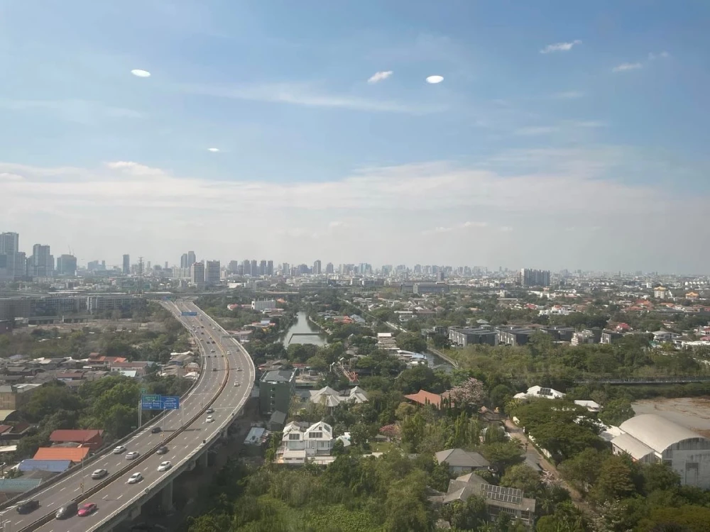 Condo for rent, The Base Rama 9 - Ramkhamhaeng, beautiful pool view, convenient transportation, good location, worth investing, don't miss it!!