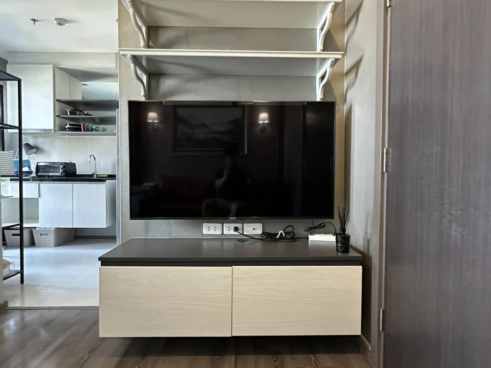 For rent!! Condo The Base Park East, 10th floor, garden square view, beautifully decorated room, ready to move in, don't miss it!!