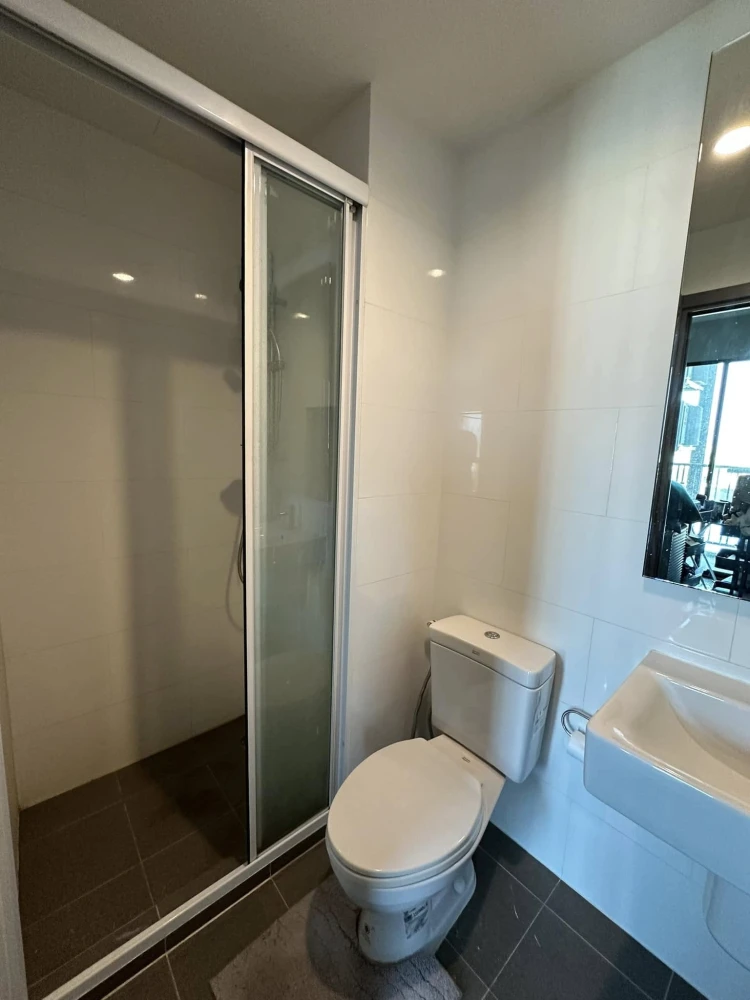 For rent!! Condo The Base Park East, 10th floor, garden square view, beautifully decorated room, ready to move in, don't miss it!!