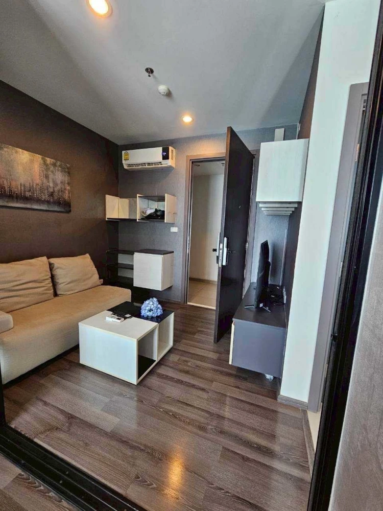 For rent!! The Base Park East Condo, 14th floor, beautiful room, complete amenities. Ready to move in, don't miss it!!