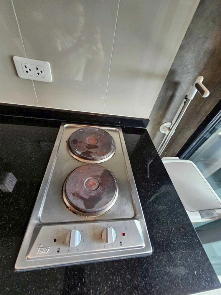 For rent!! The Base Park East Condo, 14th floor, beautiful room, complete amenities. Ready to move in, don't miss it!!