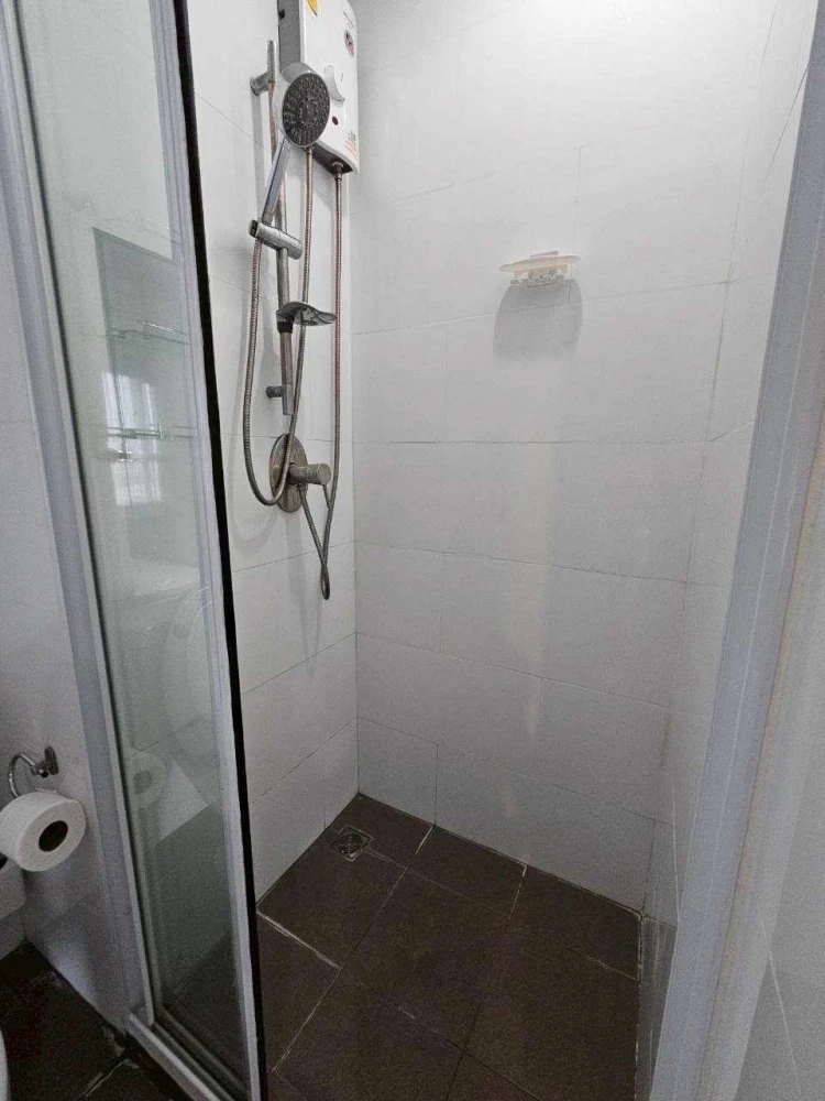 For rent!! The Base Park East Condo, 14th floor, beautiful room, complete amenities. Ready to move in, don't miss it!!