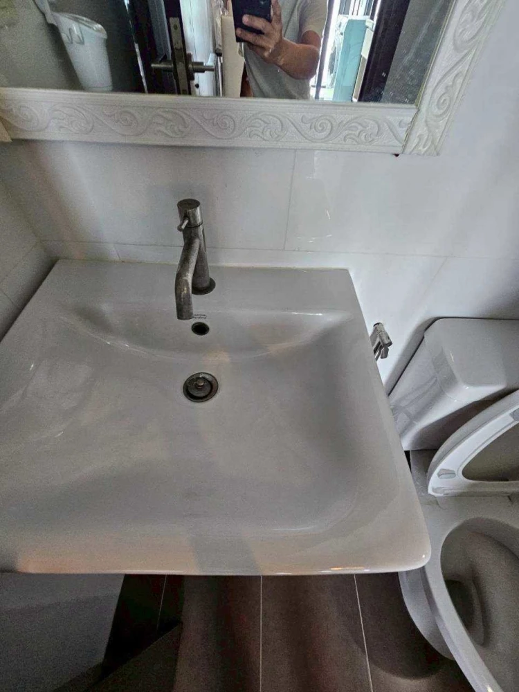 For rent!! The Base Park East Condo, 14th floor, beautiful room, complete amenities. Ready to move in, don't miss it!!