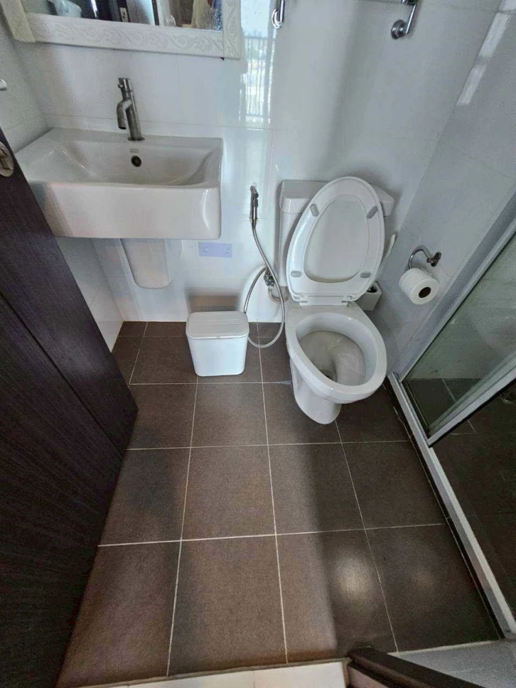 For rent!! The Base Park East Condo, 14th floor, beautiful room, complete amenities. Ready to move in, don't miss it!!