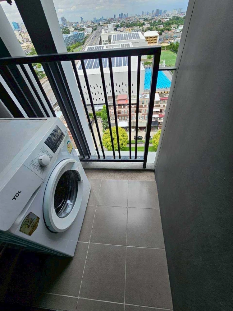 For rent!! The Base Park East Condo, 14th floor, beautiful room, complete amenities. Ready to move in, don't miss it!!