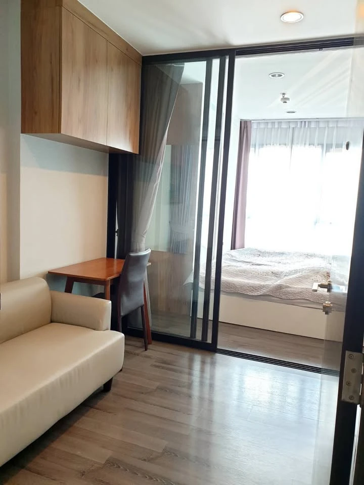 Condo for rent, The Base Park West, complete facilities The condo is ready to move in immediately.