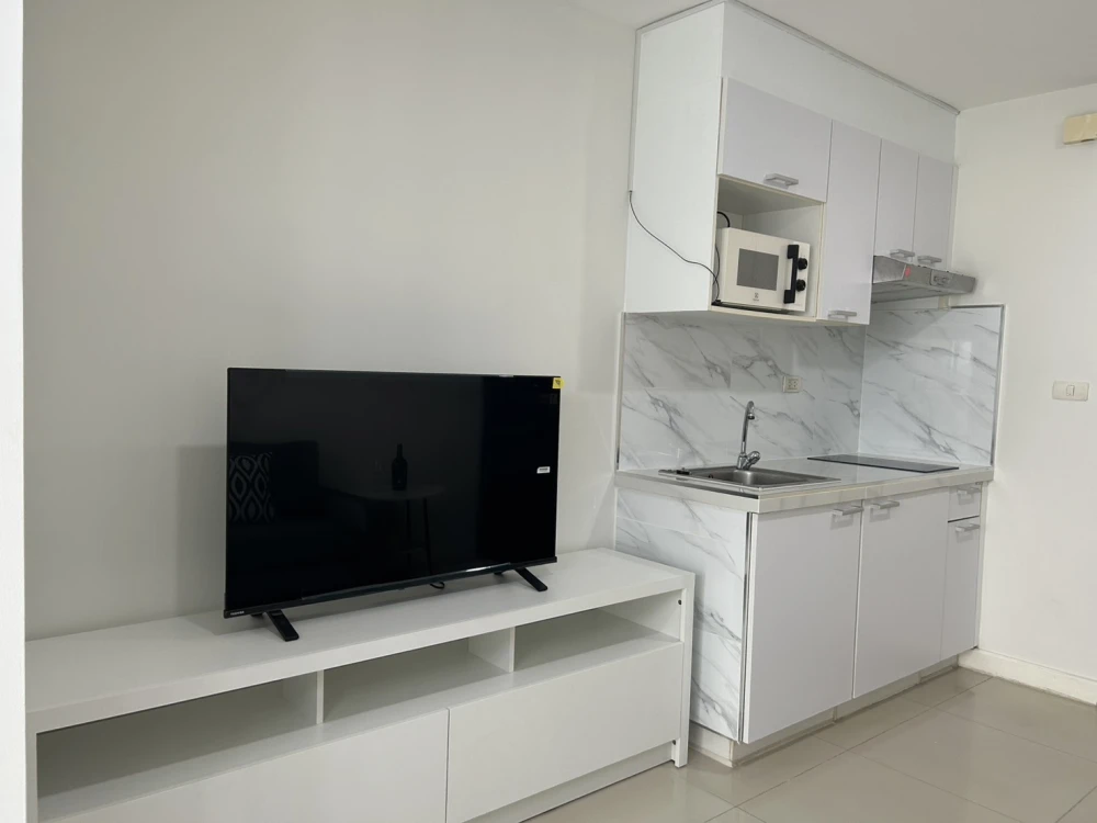 For rent!! Condo The Clover Thonglor, fully furnished, nice to live in, bring your bags and move in immediately. Book now!!
