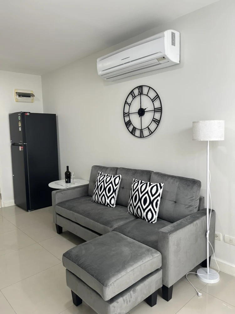 For rent!! Condo The Clover Thonglor, fully furnished, nice to live in, bring your bags and move in immediately. Book now!!