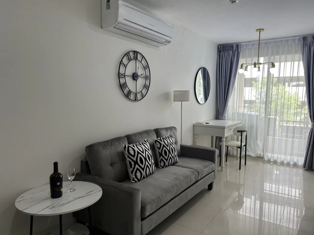 For rent!! Condo The Clover Thonglor, fully furnished, nice to live in, bring your bags and move in immediately. Book now!!