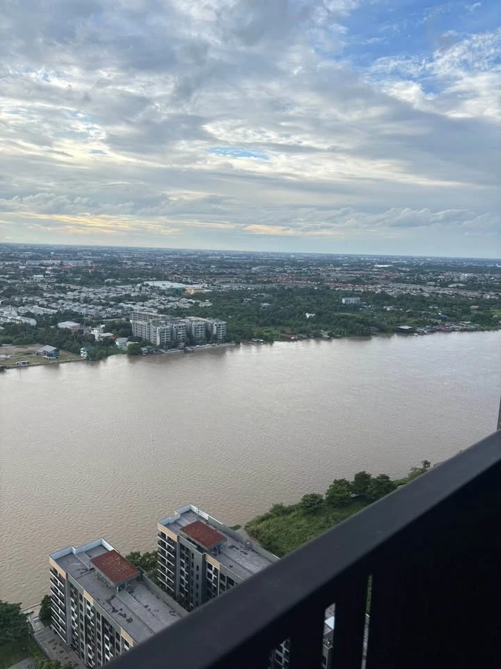 Condo for rent, The Politan Rive, high floor, appliances included + fully furnished. Hurry and reserve now! This room is very nice!!!
