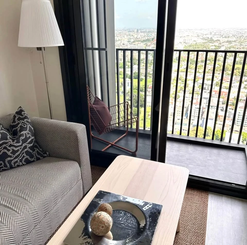 For rent!! Condo The Line Sukhumvit 101, 30th floor, super CHIC condo, LOFT style, high ceiling, beautifully decorated, hurry and book now!!