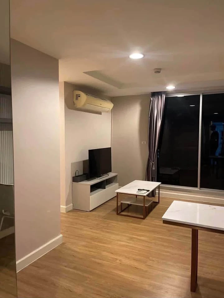 Condo for rent, The Chris Ratchada 17, ready to move in, fully furnished, electrical appliances included. If you don't reserve, you'll regret it later