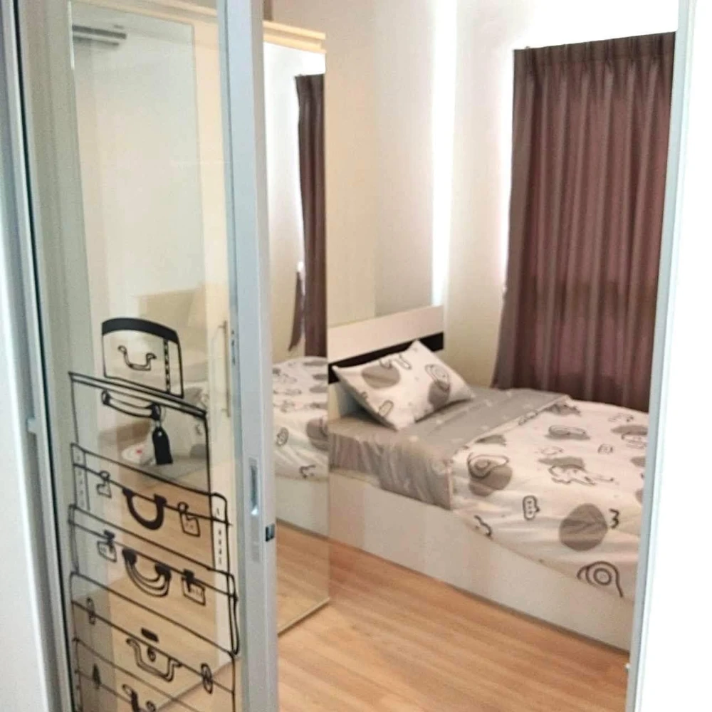 Condo for rent, The Kith Tiwanon, 2 bedrooms, decorated in white tones. Affordable prices, don't miss it.
