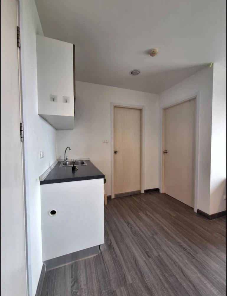 For rent!! Condo The Trust @ BTS Erawan, 19th floor, beautiful room, fully furnished, ready to move in immediately. Reserve now!!