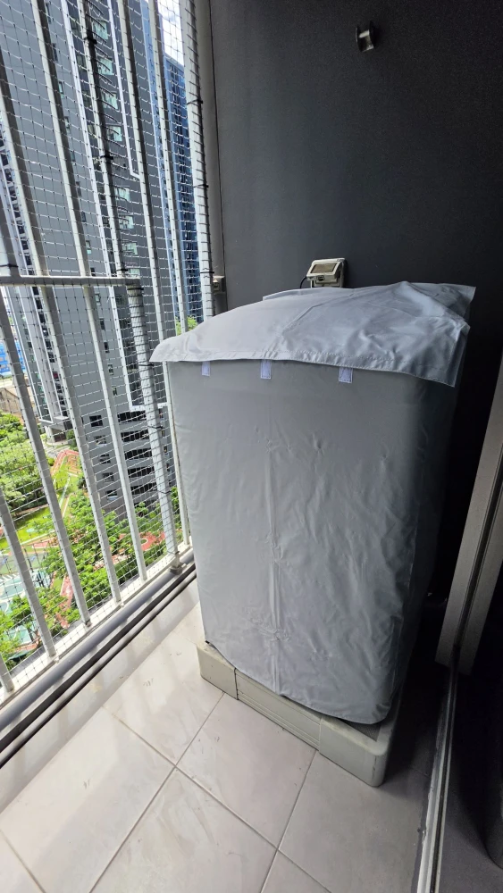 Condo for rent, The Trust BTS Erawan, 11th floor, next to the BTS, fully furnished, ready, miss, will regret!