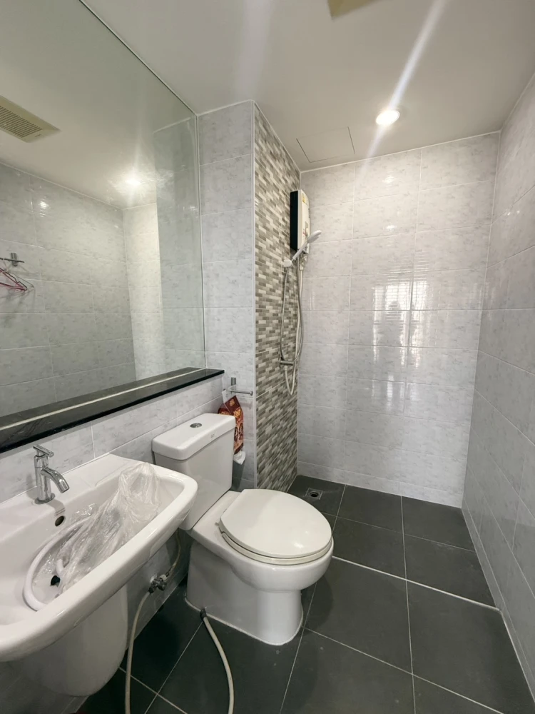 Condo for rent at The Tree Bang Pho Station, 31st floor, fully furnished, ready to move in. Don't miss out!