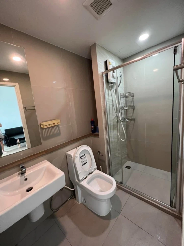 Condo for rent! The Tree Sukhumvit 71-Ekkamai, 17th floor, beautiful room, fully furnished, ready to move in. Don't miss out!!