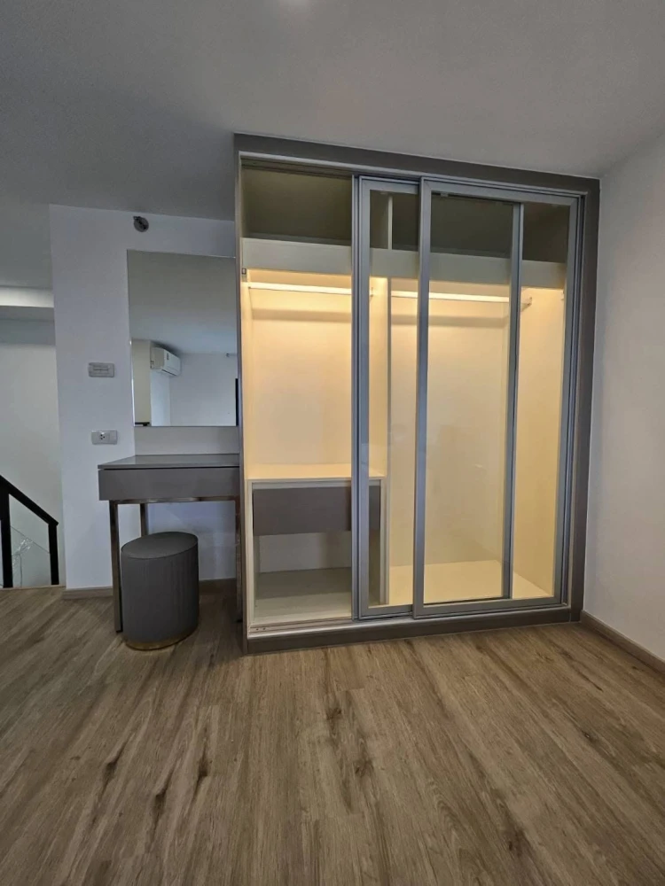 For rent!! Condo The Rich Rama 9-Srinakarin, 18th floor, luxury high-rise condo, beautiful view, hurry and book now!!