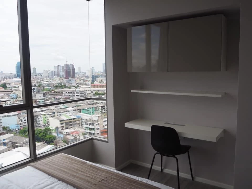 For rent!! Condo The Room Sathorn-Saint Louis, minimalist style room, spacious area, million-dollar view, good common area, don't miss it!!