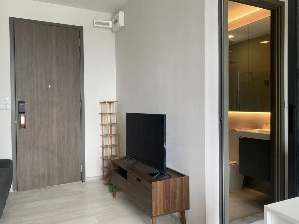 For rent!! The Privacy Chatuchak Condo, 21st floor, beautiful room, great location, fully furnished, ready to move in! Don't miss out!!