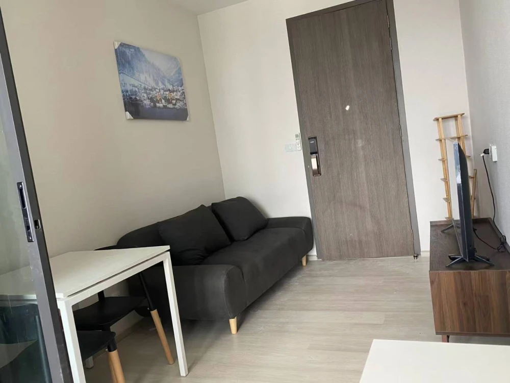For rent!! The Privacy Chatuchak Condo, 21st floor, beautiful room, great location, fully furnished, ready to move in! Don't miss out!!
