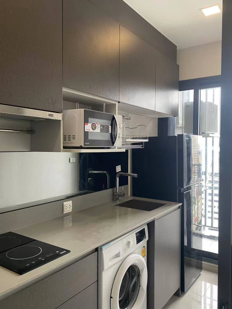 For rent!! The Privacy Chatuchak Condo, 21st floor, beautiful room, great location, fully furnished, ready to move in! Don't miss out!!