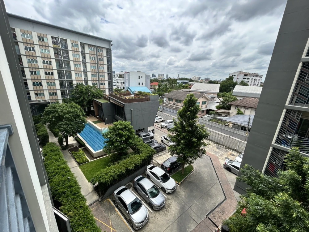 ให้เช่า!! คอนโด เดอะไพรเวซี่ ลาดพร้าว-เสนา ชั้น 5 ตึก B วิวสระว่ายน้ำ ห้องสวย เฟอร์นิเจอร์ครบพร้อมเข้าอยู่ รีบจองเลย ห้ามพลาด!!