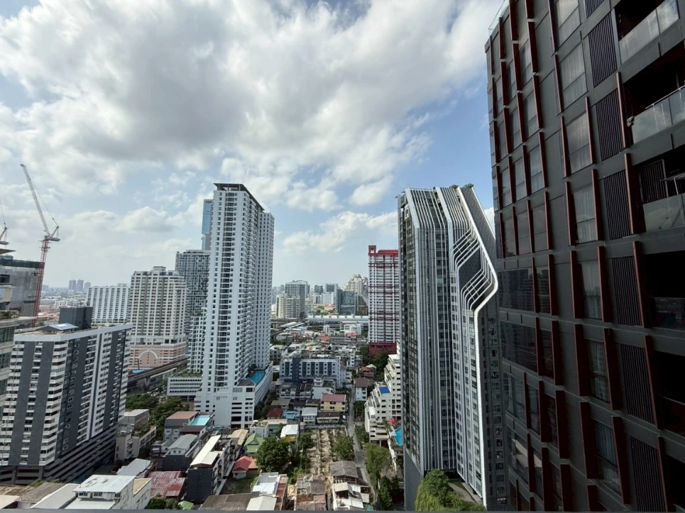 For rent!! Condo at The Line Ratchathewi, 24th floor, fully furnished, ready to move in! Reserve now!!