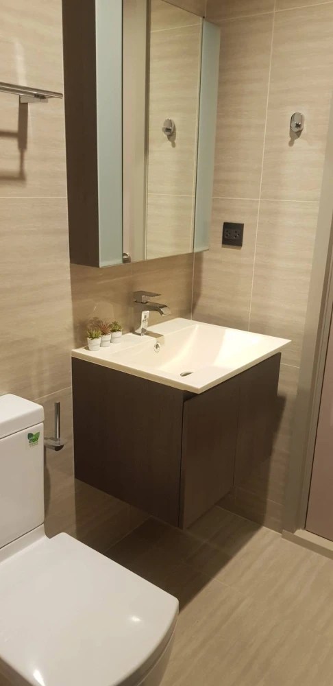 Condo for rent! The Line Asoke-Ratchada, 2nd floor, beautiful view, cool and quiet room, fully furnished, ready to move in! Reserve now!!