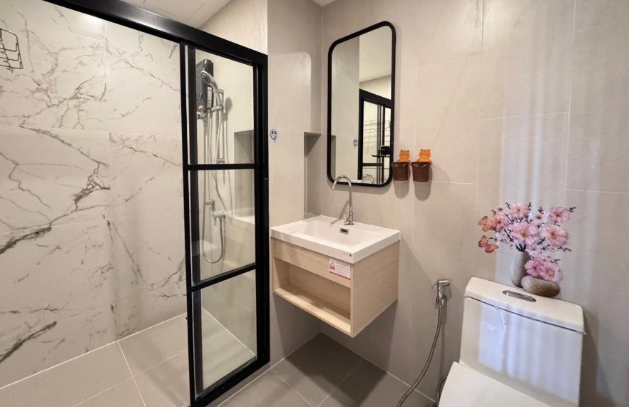 Condo for rent, Metris Rama 9 - Ramkhamhaeng, ready to move in, complete in one place. Come reserve today, don't miss out!