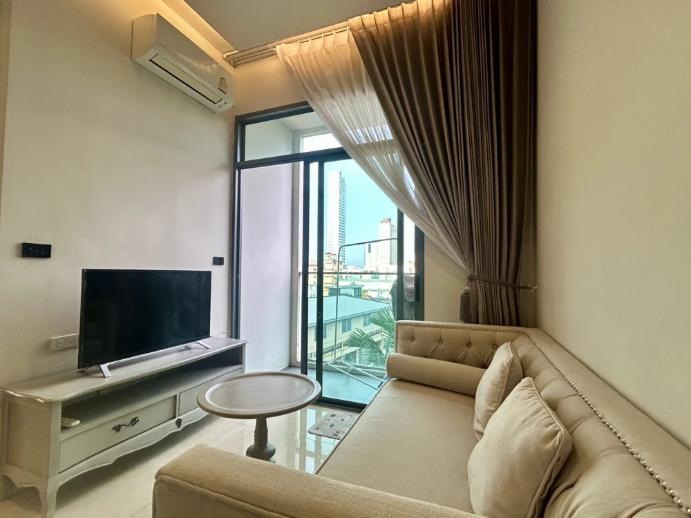For rent!! Mayfair Place Condo, Sukhumvit 50, 5th floor, Building A, beautiful room, stunning view, ready to move in. Reserve now!!