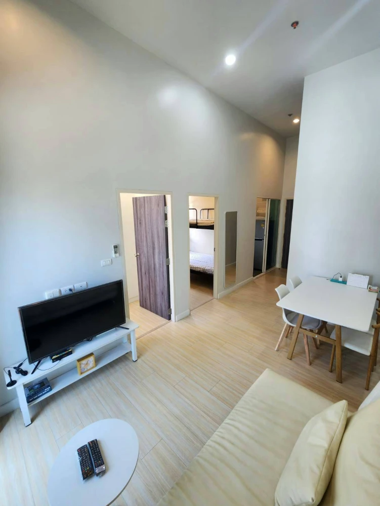 For rent!! Condo Metro Sky Wutthakat 8th floor, corner room, brand new room, good location condo, convenient transportation, don't miss it!!