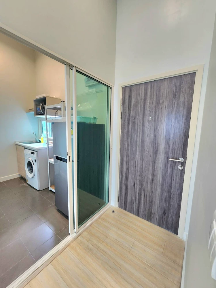 For rent!! Condo Metro Sky Wutthakat 8th floor, corner room, brand new room, good location condo, convenient transportation, don't miss it!!