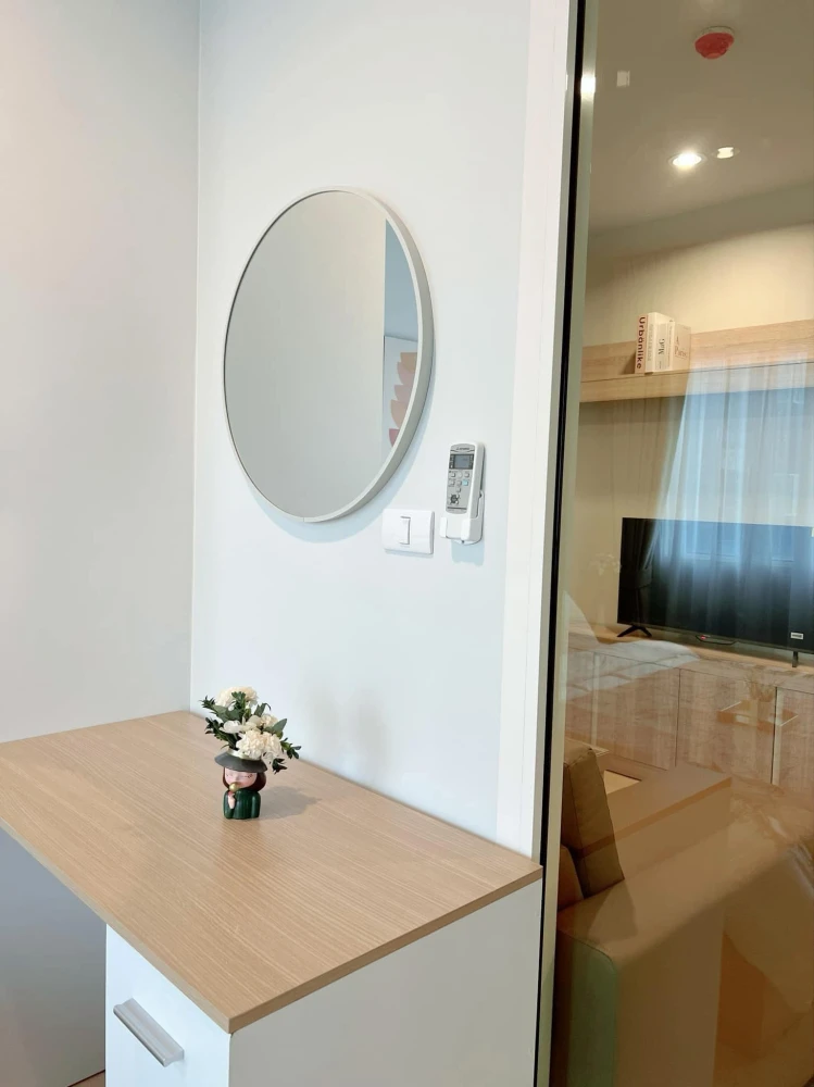 Condo for rent, Metro Sky Wutthakat, nice bed, nice sofa, swimming pool view. Just carry your bag and move in.