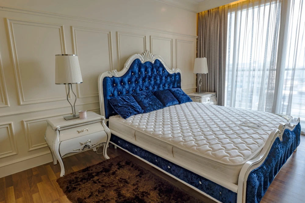 Condo for rent, Le Luxe Condominium, view of Sukhumvit Road, see BTS cars, not blocked by buildings, corner room.