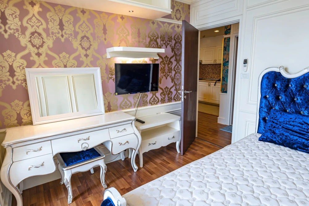Condo for rent, Le Luxe Condominium, view of Sukhumvit Road, see BTS cars, not blocked by buildings, corner room.