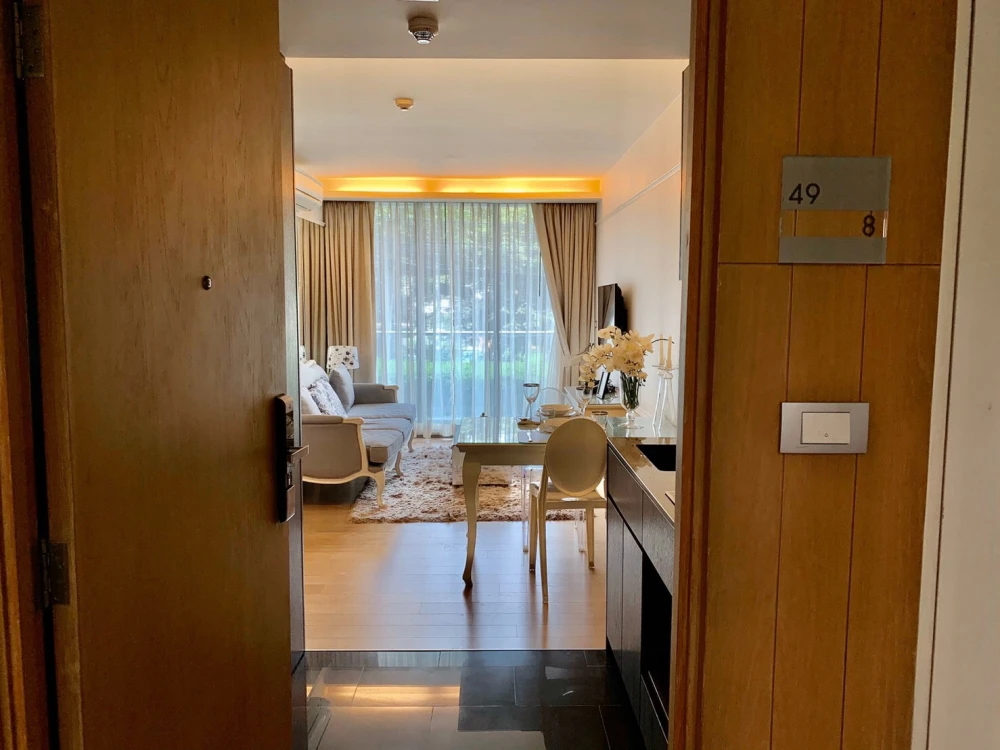 Condo for rent, Via 49, spacious room. modern style With complete set of electrical appliances. Hurry up to reserve now.