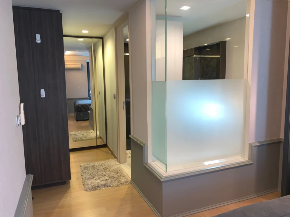 Condo for rent, Via 49, spacious room. modern style With complete set of electrical appliances. Hurry up to reserve now.
