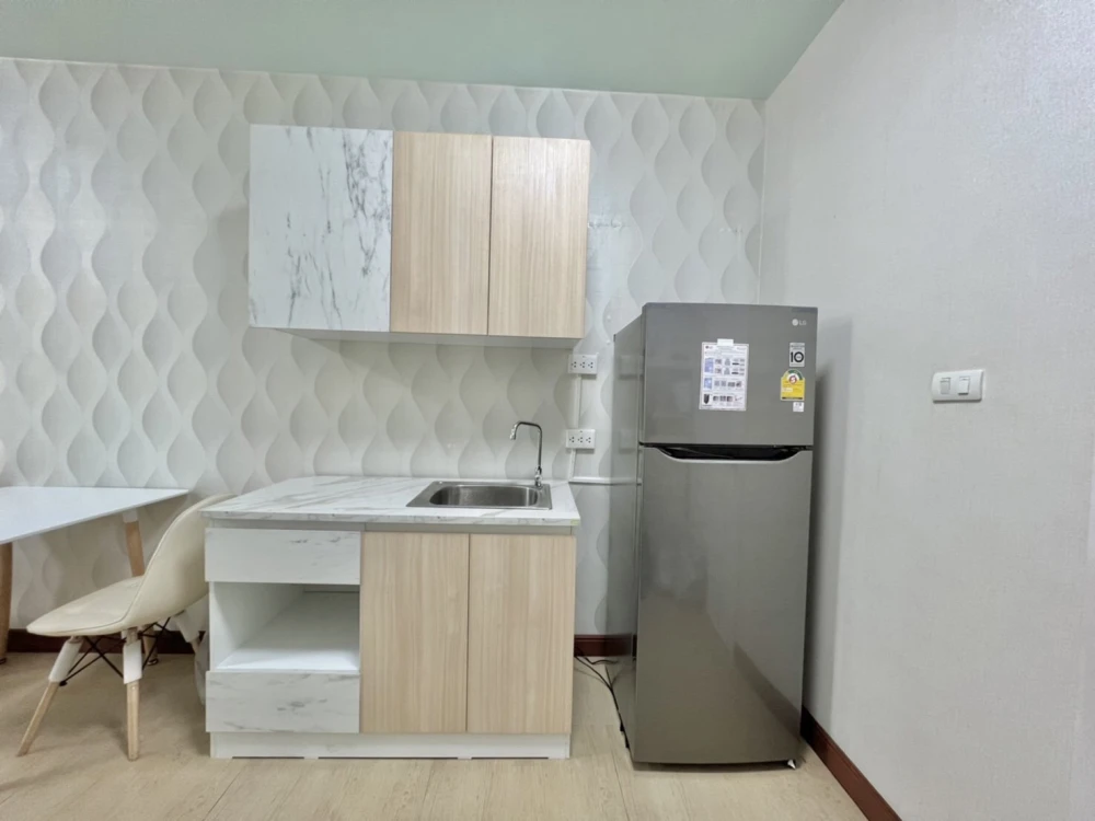 For rent!! Condo A Space Asoke-Ratchada, 4rd floor, Building A, beautiful room, convenient transportation, ready to move in, don't miss it!!