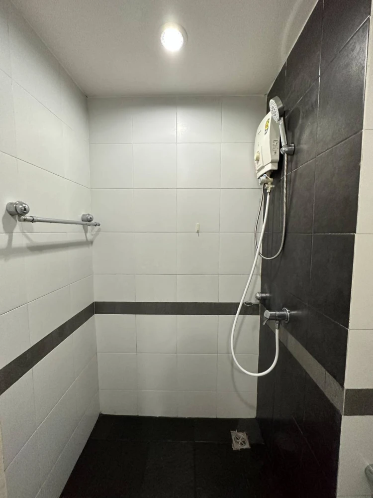 For rent!! Condo A Space Asoke-Ratchada, 5th floor, Building D, beautiful room, fully furnished, ready to move in. Don't miss out! Reserve now!!