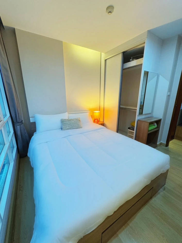 Condo for rent! Emerald Residence Ratchada, 2nd floor, Building C. Beautiful room, fully furnished, ready to move in. Don't miss out!!