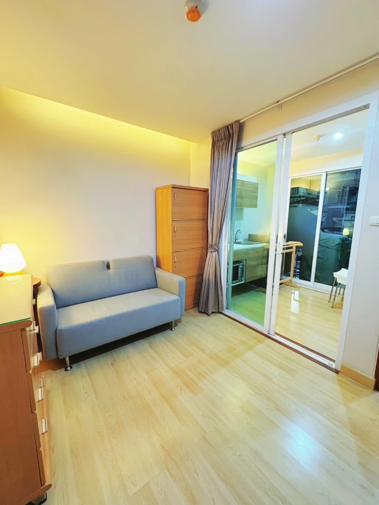 Condo for rent! Emerald Residence Ratchada, 2nd floor, Building C. Beautiful room, fully furnished, ready to move in. Don't miss out!!