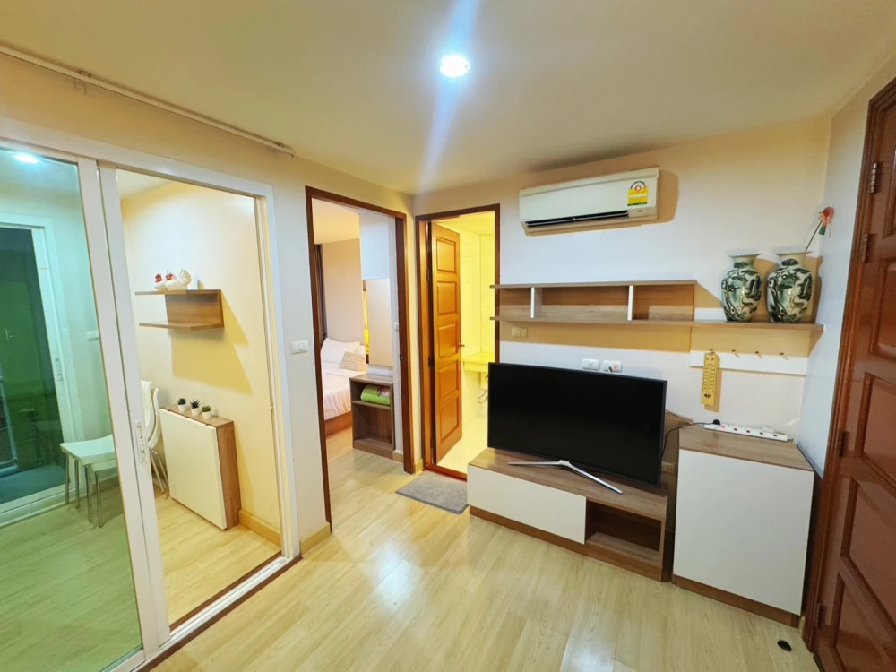 Condo for rent! Emerald Residence Ratchada, 2nd floor, Building C. Beautiful room, fully furnished, ready to move in. Don't miss out!!